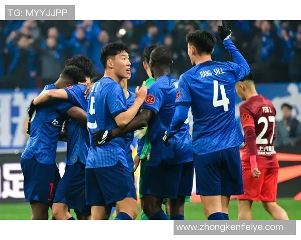 上海足球明星传承之路:那些闪耀绿茵场的传奇人物与故事 上海足球明星传承之路:那些闪耀绿茵场的传奇人物与故事